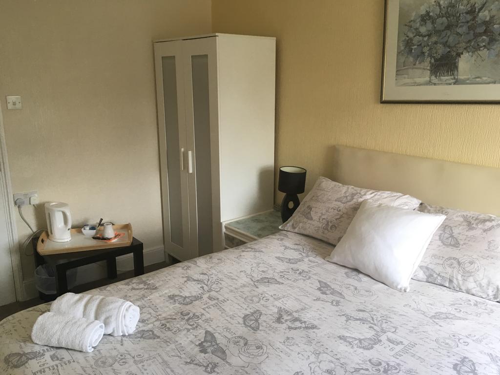 Bentons Guest House Челтенхам Экстерьер фото