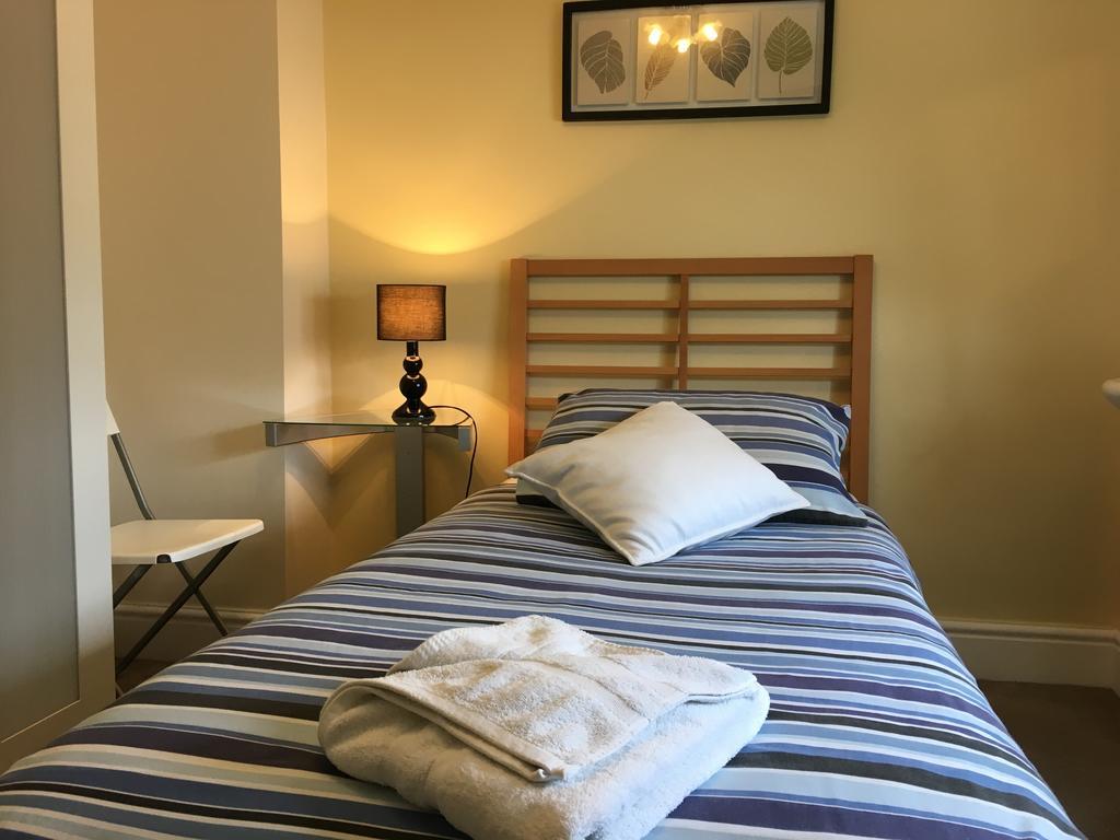 Bentons Guest House Челтенхам Экстерьер фото