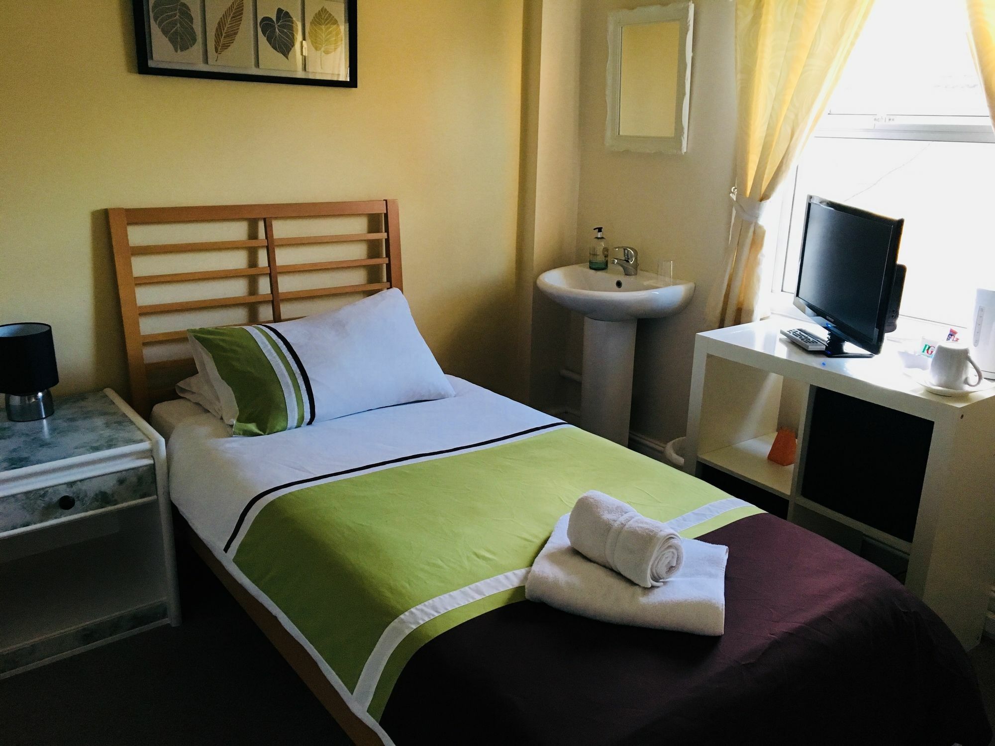 Bentons Guest House Челтенхам Экстерьер фото